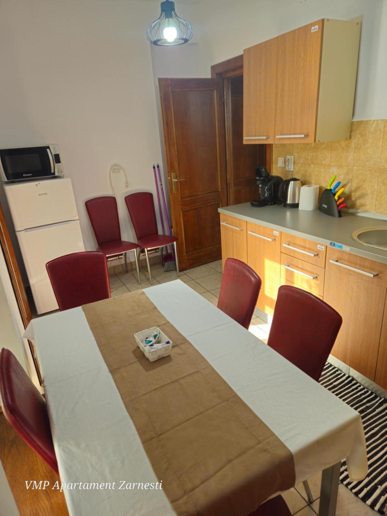 Apartment Zarnesti City Centre Vmp Free Parking Zimmer foto