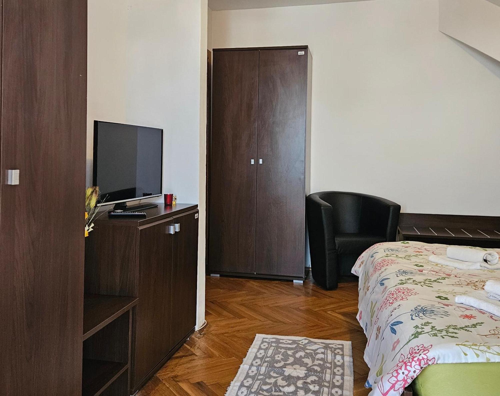 Apartment Zarnesti City Centre Vmp Free Parking Exterior foto