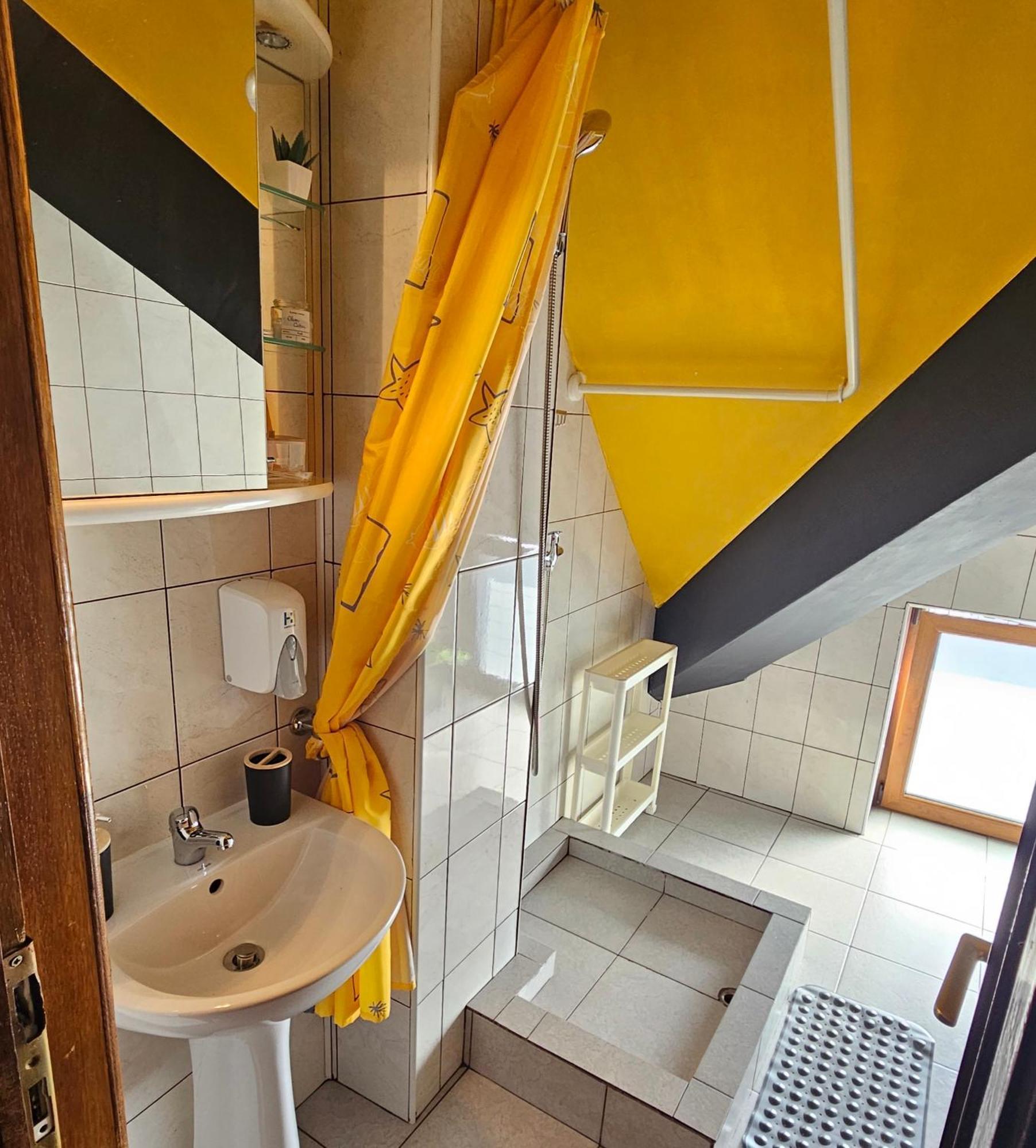 Apartment Zarnesti City Centre Vmp Free Parking Zimmer foto
